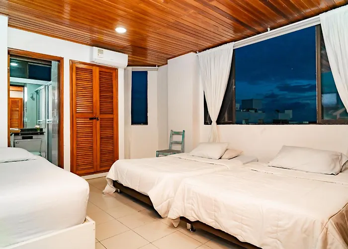 Habitacion Para 3 A Una Cuadra De La Playa Y Bahia
