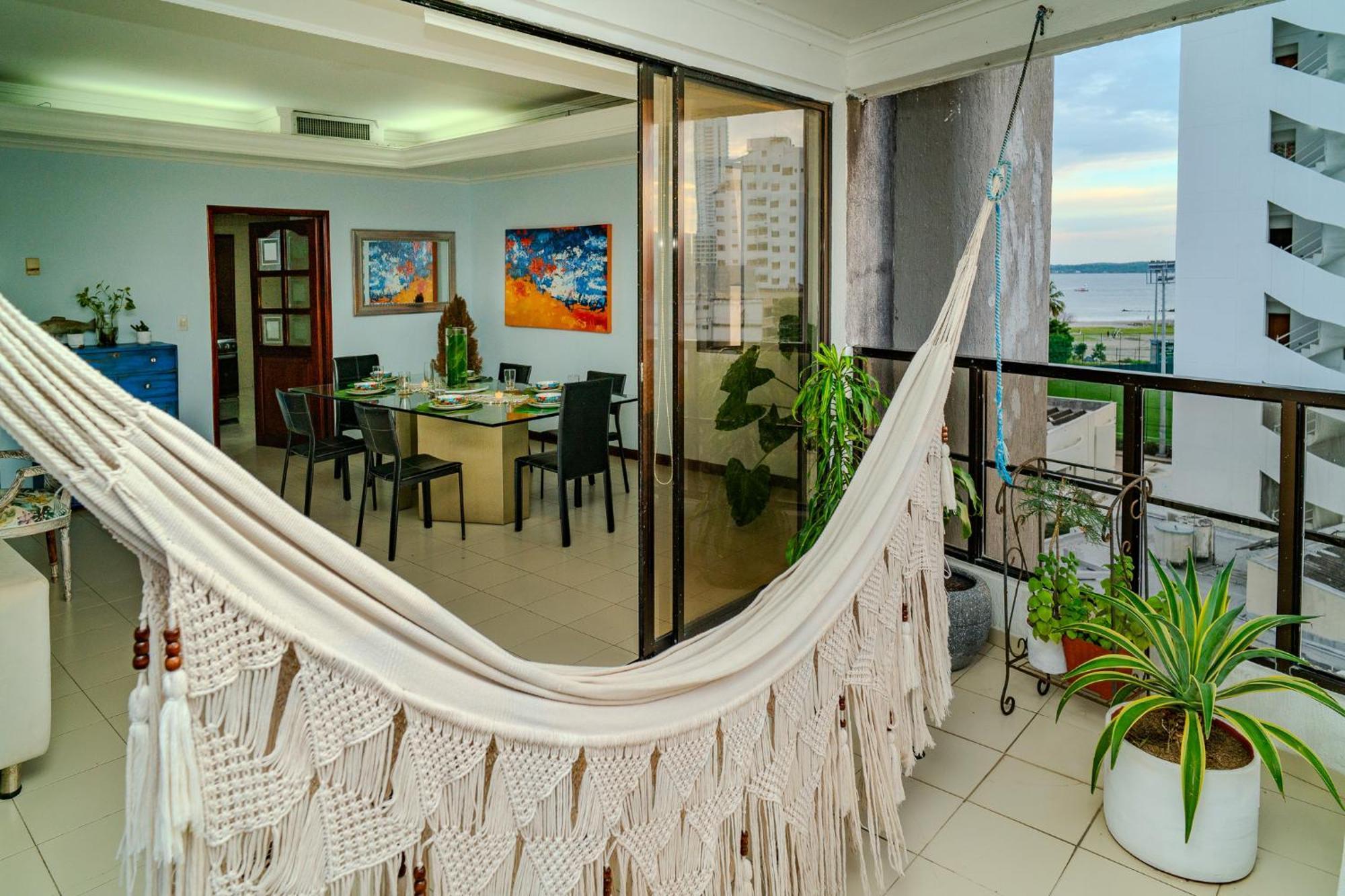 Homestay 3 A Cuadra De La Playa Y Bahia Cartagena