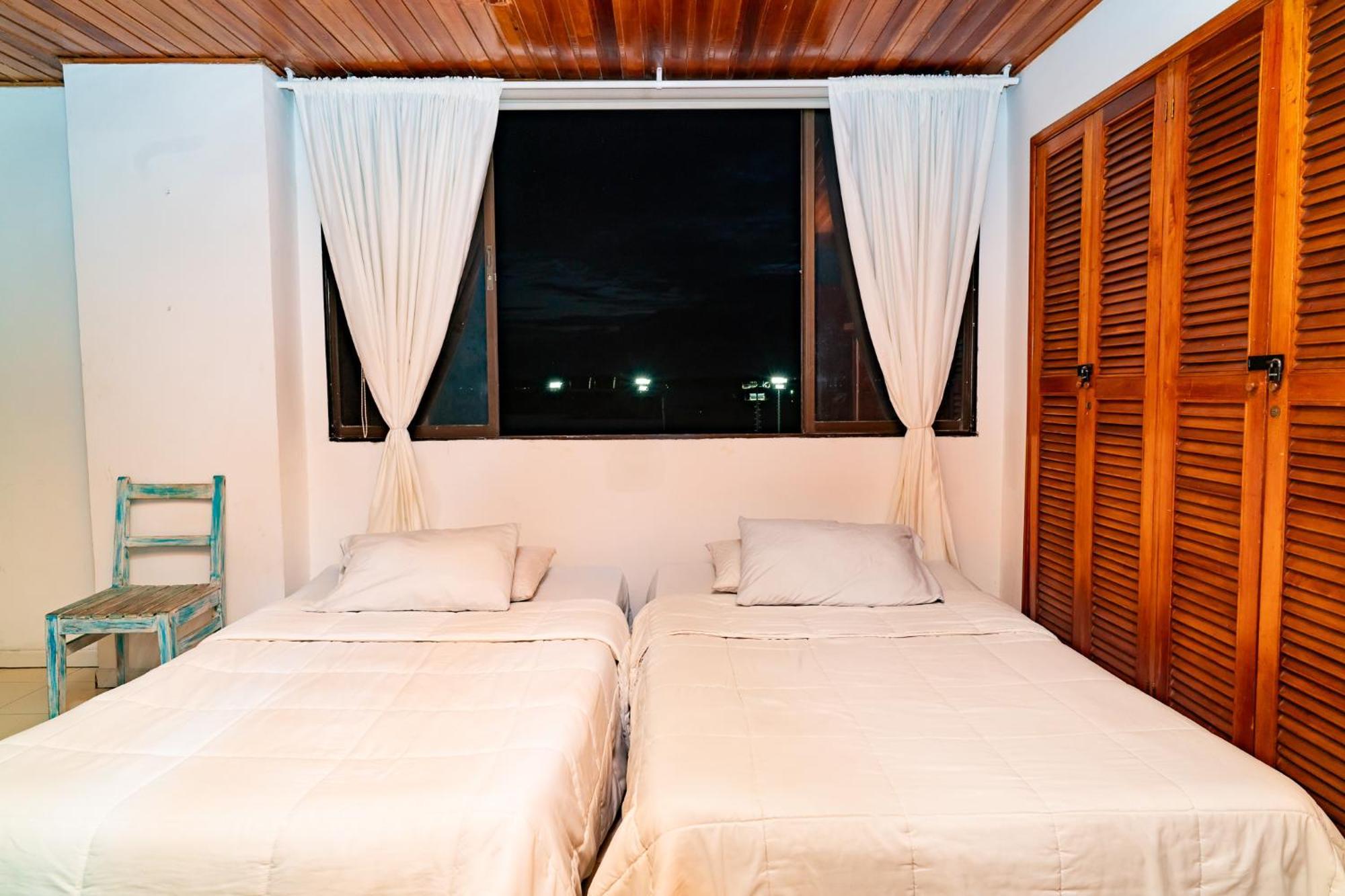 Homestay 3 A Cuadra De La Playa Y Bahia *